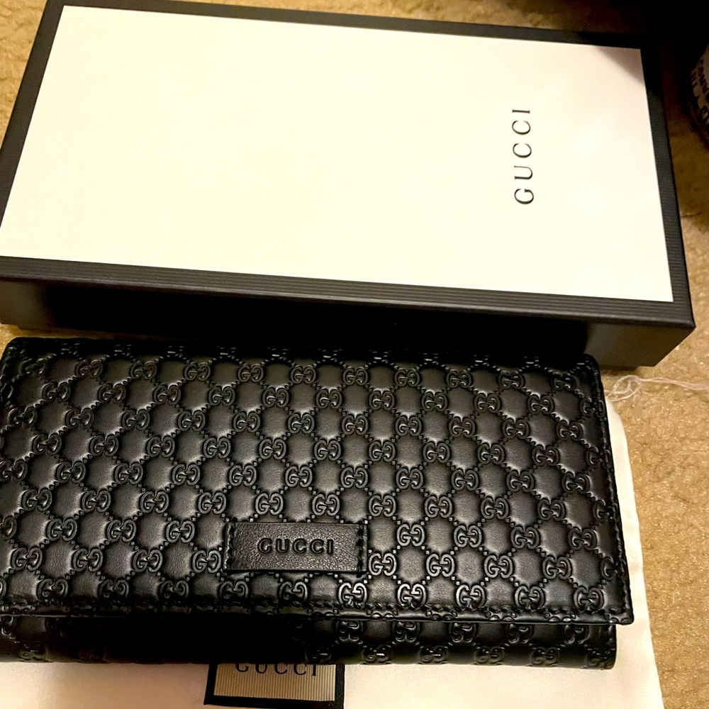 New Gucci Women's Leather Continental Wall…